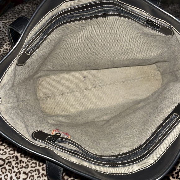 Dooney & Bourke - Picture 9 of 16